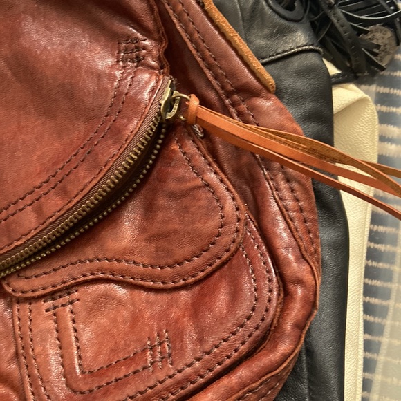 Beautiful classic Lucky Brand Leather Mahogany Hobo EUC - Picture 7 of 7